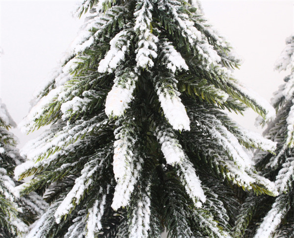 Petit arbre de Noël pour la neige de Noël