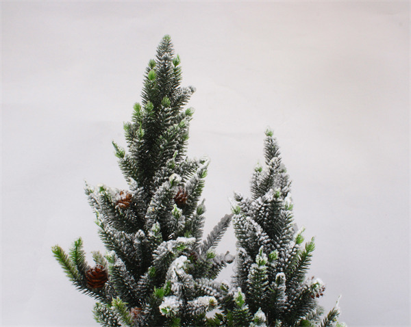 Mini sapin de Noël pour Noël dans son emballage d'origine