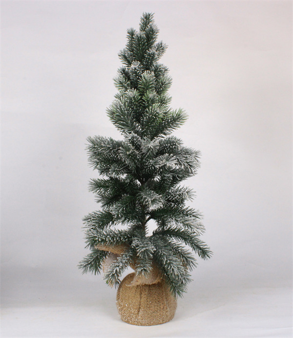 Small Christmas Decorations with Burlap Wooden Base.jpg