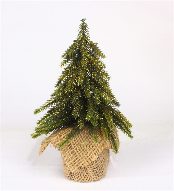 Christmas Decorations for Miniature Scenes.jpg